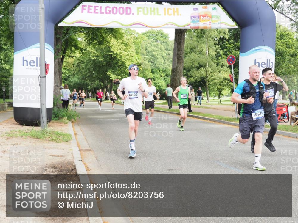 29.06.2025 - hella hamburg halbmarathon MichiJ http://msf.ph/oto/8203756 29.06.2025 10:22:01 Zwischen KM18-KM19 1707, 1990, 13199, 16425, 16619 meine-sportfotos.de