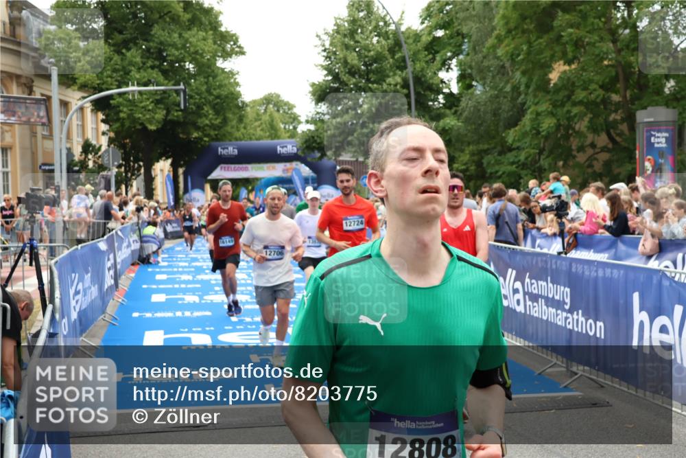 29.06.2025 - hella hamburg halbmarathon Zöllner http://msf.ph/oto/8203775 29.06.2025 10:48:10 Ziel 1086, 1914, 4324, 4711, 9544, 9626, 9638, 12706, 12724, 12747, 13570, 14192, 15973, 16094, 16149, 16269 meine-sportfotos.de