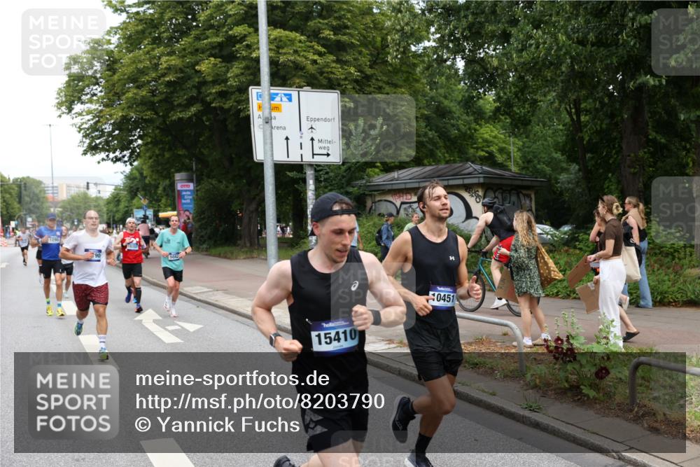 29.06.2025 - hella hamburg halbmarathon Yannick Fuchs http://msf.ph/oto/8203790 29.06.2025 10:32:11 20KM 1290, 1505, 2196, 2404, 3790, 5042, 5791, 5923, 6047, 6458, 9017, 9914, 9944, 10190, 10451, 10922, 11106, 11423, 12739, 12900, 13141, 13148, 13372, 15410, 16992, 17137, 18103, 18159, 18193, 18216, 18357, 18986 meine-sportfotos.de