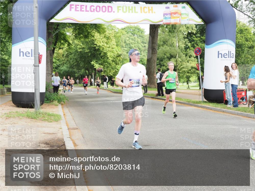 29.06.2025 - hella hamburg halbmarathon MichiJ http://msf.ph/oto/8203814 29.06.2025 10:22:01 Zwischen KM18-KM19 1707, 1990, 13199, 16425, 16619 meine-sportfotos.de