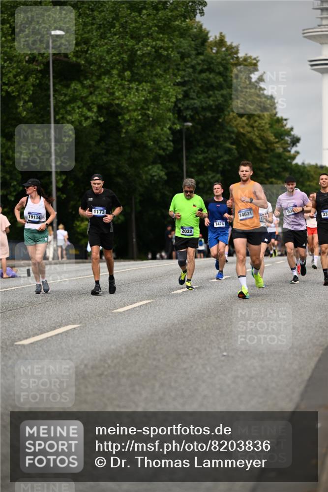 29.06.2025 - hella hamburg halbmarathon Dr. Thomas Lammeyer http://msf.ph/oto/8203836 29.06.2025 10:11:54 Kennedybrücke 1079, 1173, 1427, 1893, 1993, 2032, 2136, 3328, 3922, 3929, 5242, 5899, 6196, 6518, 6707, 6713, 6715, 7019, 7476, 7760, 9338, 9967 meine-sportfotos.de