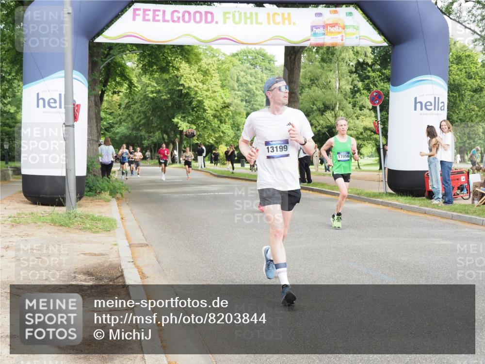 29.06.2025 - hella hamburg halbmarathon MichiJ http://msf.ph/oto/8203844 29.06.2025 10:22:01 Zwischen KM18-KM19 1707, 1990, 13199, 16425, 16619 meine-sportfotos.de