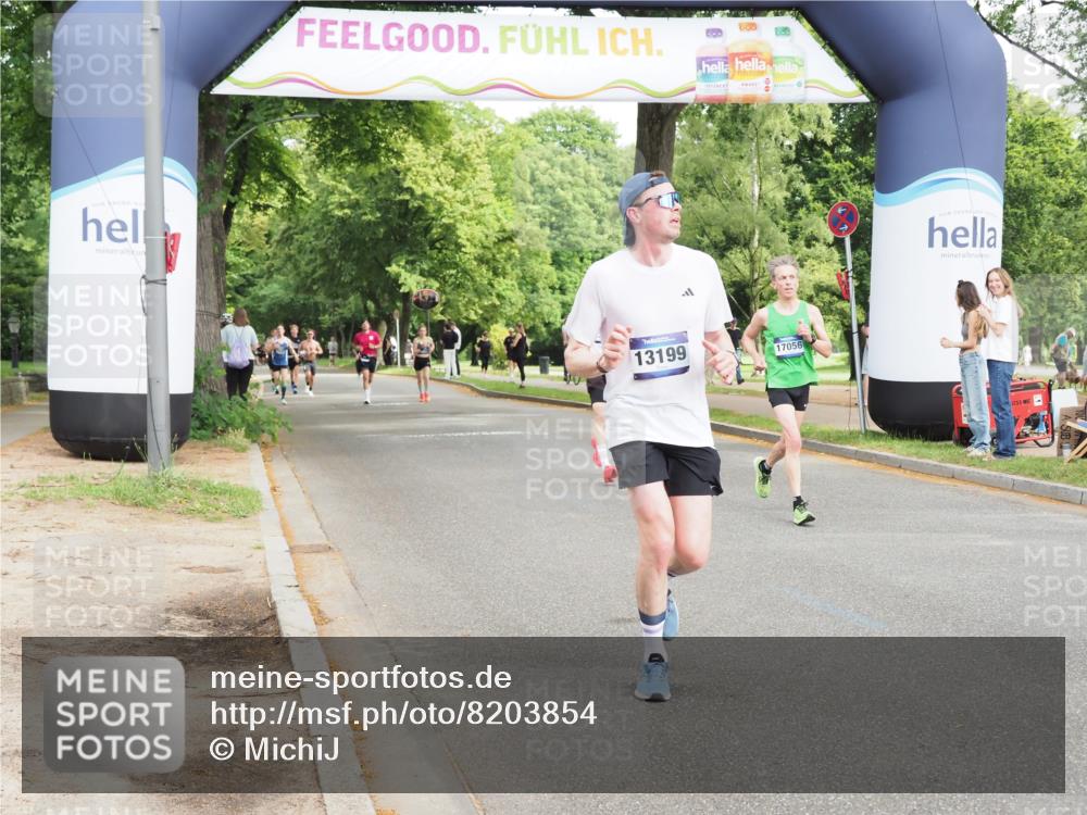 29.06.2025 - hella hamburg halbmarathon MichiJ http://msf.ph/oto/8203854 29.06.2025 10:22:01 Zwischen KM18-KM19 1707, 1990, 13199, 16425, 16619 meine-sportfotos.de