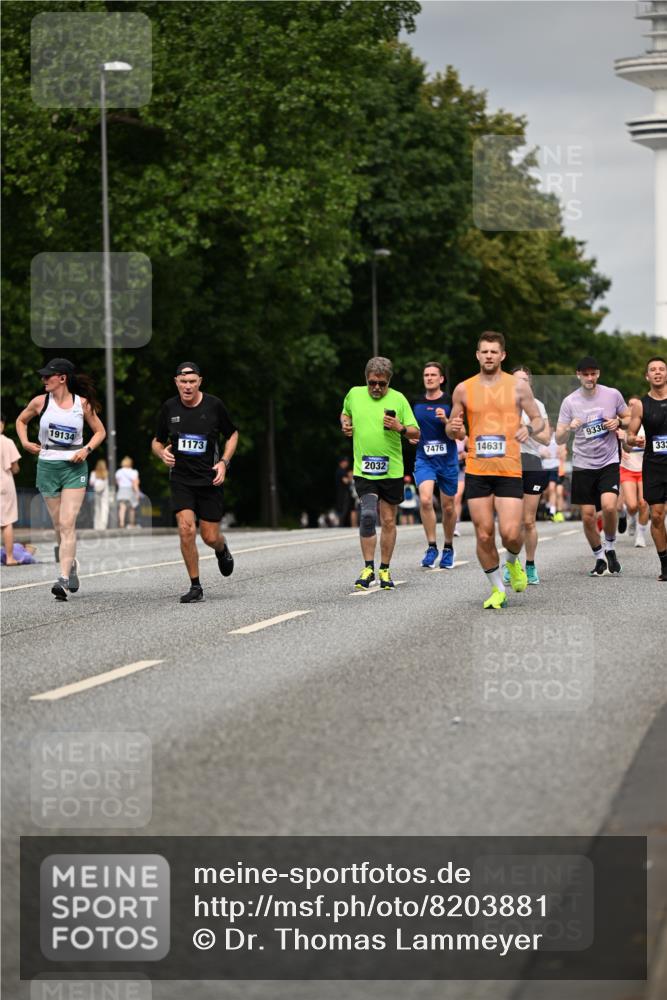 29.06.2025 - hella hamburg halbmarathon Dr. Thomas Lammeyer http://msf.ph/oto/8203881 29.06.2025 10:11:54 Kennedybrücke 1079, 1173, 1427, 1893, 1993, 2032, 2136, 3328, 3922, 3929, 5242, 5899, 6196, 6518, 6707, 6713, 6715, 7019, 7476, 7760, 9338, 9967 meine-sportfotos.de