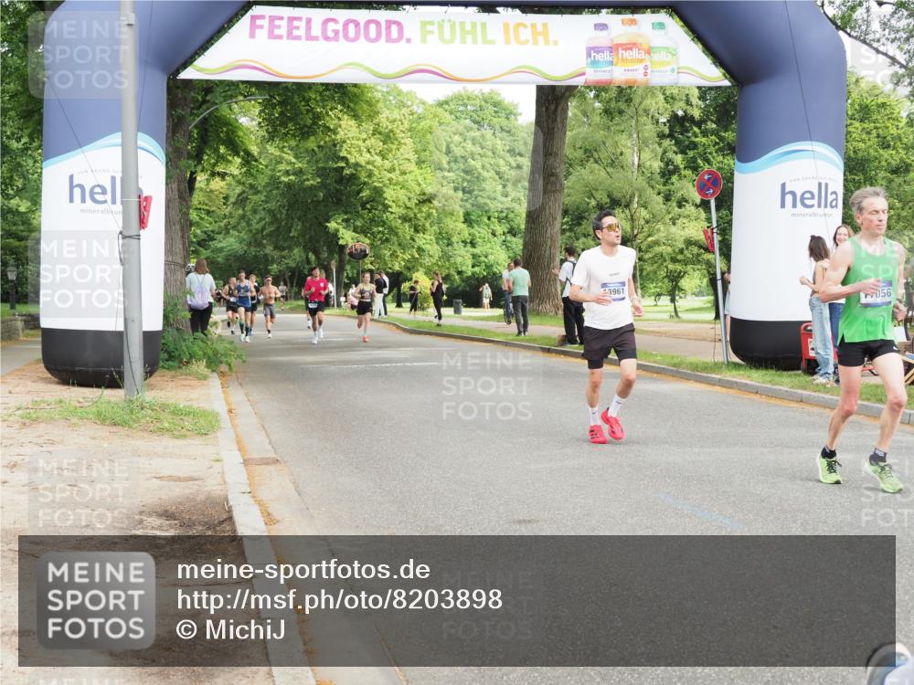 29.06.2025 - hella hamburg halbmarathon MichiJ http://msf.ph/oto/8203898 29.06.2025 10:22:02 Zwischen KM18-KM19 1707, 1990, 13199, 13961, 16425, 16619, 17056 meine-sportfotos.de