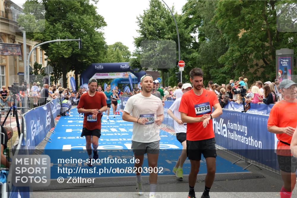29.06.2025 - hella hamburg halbmarathon Zöllner http://msf.ph/oto/8203902 29.06.2025 10:48:12 Ziel 1914, 4324, 4711, 9544, 9626, 9638, 12685, 12706, 13570, 14192, 14814, 15590, 15973, 15981, 16094, 16149, 16269 meine-sportfotos.de