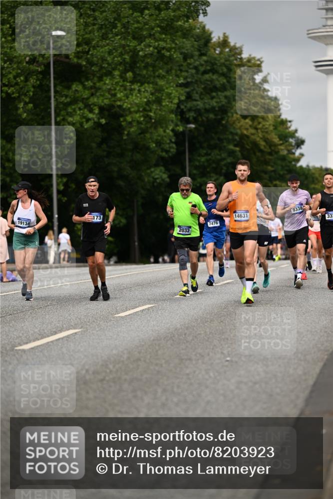 29.06.2025 - hella hamburg halbmarathon Dr. Thomas Lammeyer http://msf.ph/oto/8203923 29.06.2025 10:11:54 Kennedybrücke 1079, 1173, 1427, 1893, 1993, 2032, 2136, 3328, 3922, 3929, 5242, 5899, 6196, 6518, 6707, 6713, 6715, 7019, 7476, 7760, 9338, 9967 meine-sportfotos.de