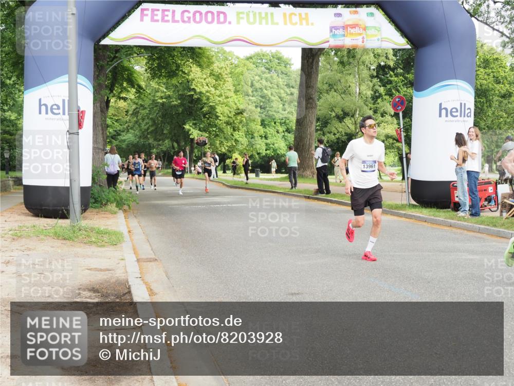 29.06.2025 - hella hamburg halbmarathon MichiJ http://msf.ph/oto/8203928 29.06.2025 10:22:03 Zwischen KM18-KM19 13199, 13961, 16619, 17056 meine-sportfotos.de