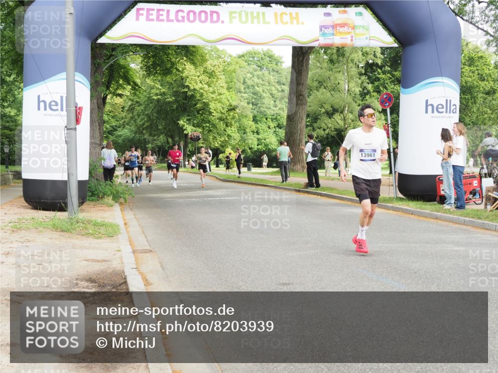 29.06.2025 - hella hamburg halbmarathon MichiJ http://msf.ph/oto/8203939 29.06.2025 10:22:03 Zwischen KM18-KM19 13199, 13961, 16619, 17056 meine-sportfotos.de