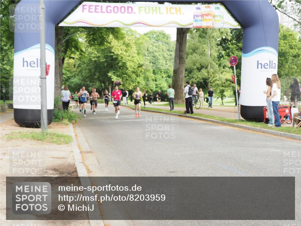 29.06.2025 - hella hamburg halbmarathon MichiJ http://msf.ph/oto/8203959 29.06.2025 10:22:04 Zwischen KM18-KM19 13199, 13961, 16619, 17056 meine-sportfotos.de