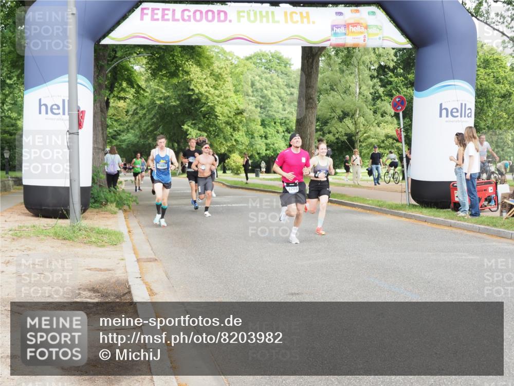 29.06.2025 - hella hamburg halbmarathon MichiJ http://msf.ph/oto/8203982 29.06.2025 10:22:07 Zwischen KM18-KM19 4749, 13199, 13961, 15887, 16619, 17056 meine-sportfotos.de