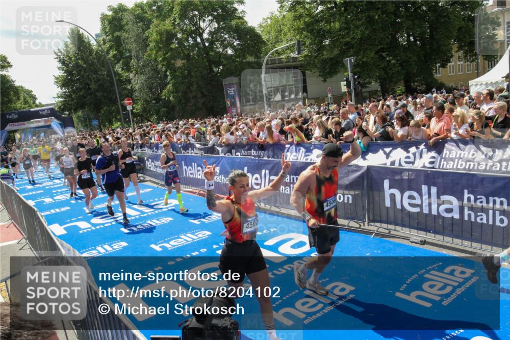 29.06.2025 - hella hamburg halbmarathon Michael Strokosch http://msf.ph/oto/8204102 29.06.2025 11:37:32 Ziel 1530, 4507, 4509, 5846, 5896, 7234, 9391, 10277, 11456, 11457, 13987, 14343, 14396, 14557, 15002, 15353, 15587, 16211, 17035 meine-sportfotos.de