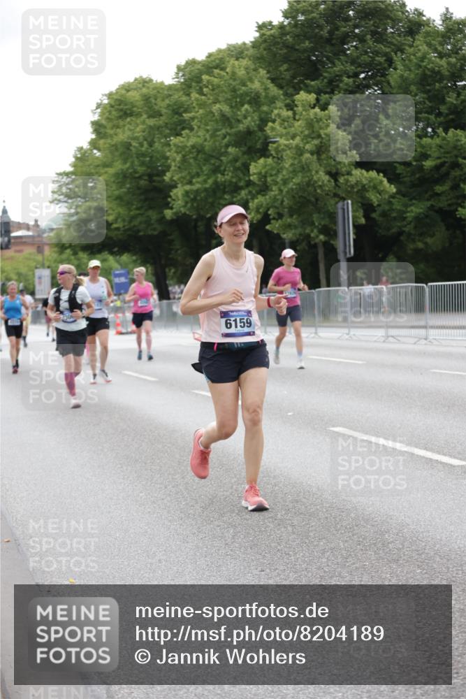 29.06.2025 - hella hamburg halbmarathon Jannik Wohlers http://msf.ph/oto/8204189 29.06.2025 10:25:49 Lombardsbrücke 3617, 4267, 4268, 4315, 6159, 8276, 8306, 8674, 8942, 11107, 11139, 12826, 12827, 14063, 14356, 14726, 17712, 19144 meine-sportfotos.de
