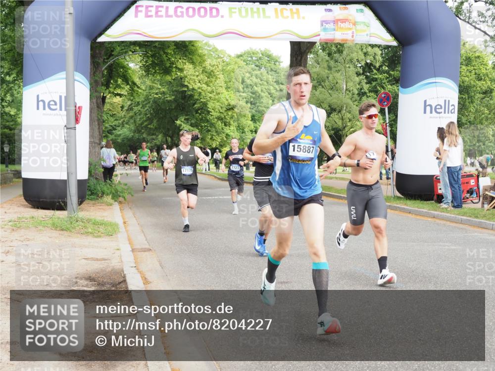 29.06.2025 - hella hamburg halbmarathon MichiJ http://msf.ph/oto/8204227 29.06.2025 10:22:10 Zwischen KM18-KM19 4749, 11929, 13961, 14289, 15887, 17056, 17117, 17175 meine-sportfotos.de