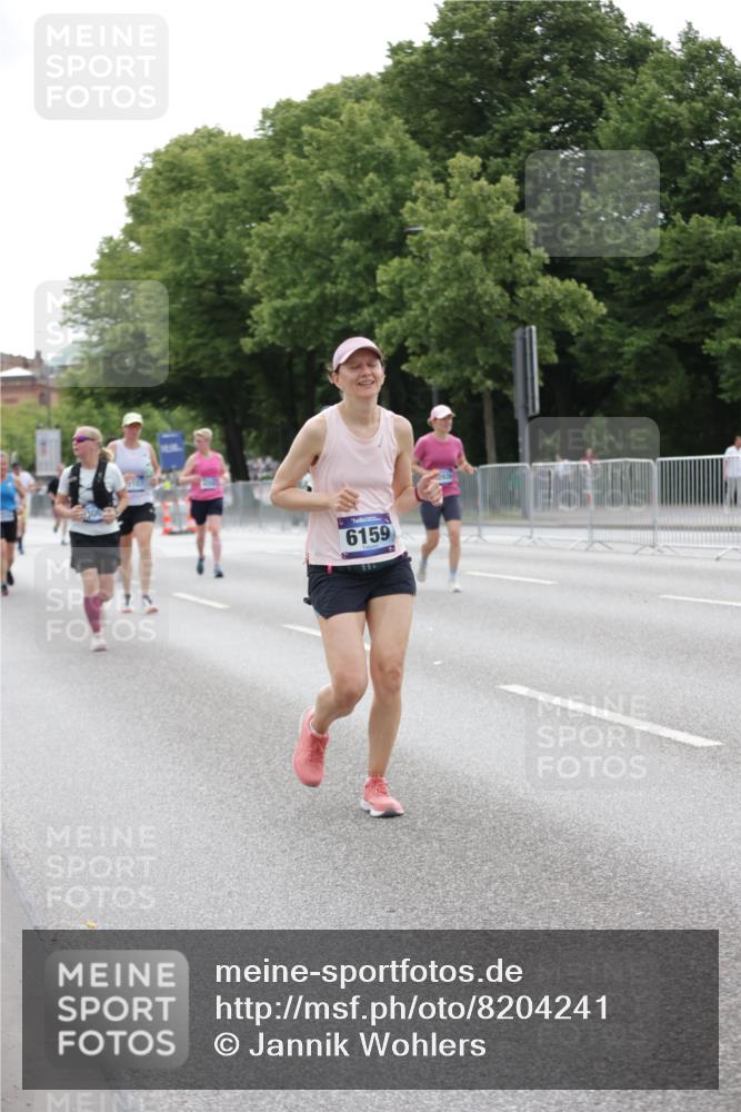 29.06.2025 - hella hamburg halbmarathon Jannik Wohlers http://msf.ph/oto/8204241 29.06.2025 10:25:49 Lombardsbrücke 3617, 4267, 4268, 4315, 6159, 8276, 8306, 8674, 8942, 11107, 11139, 12826, 12827, 14063, 14356, 14726, 17712, 19144 meine-sportfotos.de