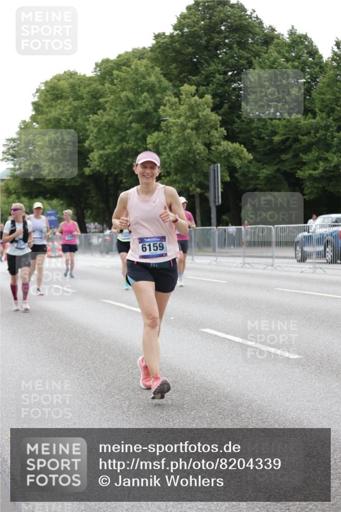 29.06.2025 - hella hamburg halbmarathon Jannik Wohlers http://msf.ph/oto/8204339 29.06.2025 10:25:49 Lombardsbrücke 3617, 4267, 4268, 4315, 6159, 8276, 8306, 8674, 8942, 11107, 11139, 12826, 12827, 14063, 14356, 14726, 17712, 19144 meine-sportfotos.de