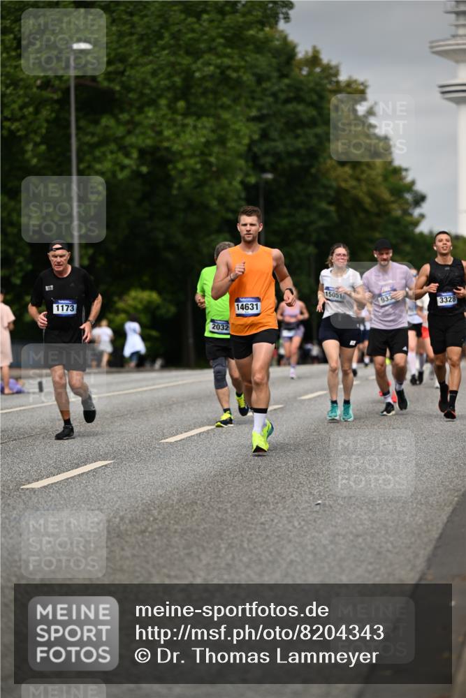 29.06.2025 - hella hamburg halbmarathon Dr. Thomas Lammeyer http://msf.ph/oto/8204343 29.06.2025 10:11:56 Kennedybrücke 1079, 1173, 1427, 1893, 2032, 2136, 3328, 3922, 3929, 4228, 5899, 6196, 6715, 7019, 7476, 7760, 9338, 9967 meine-sportfotos.de
