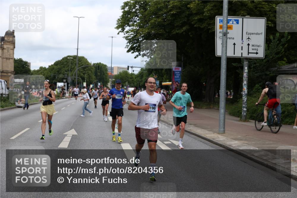 29.06.2025 - hella hamburg halbmarathon Yannick Fuchs http://msf.ph/oto/8204356 29.06.2025 10:32:11 20KM 1290, 1505, 2196, 2404, 3790, 5042, 5791, 5923, 6047, 6458, 9017, 9914, 9944, 10190, 10451, 10922, 11106, 11423, 12739, 12900, 13141, 13148, 13372, 15410, 16992, 17137, 18103, 18159, 18193, 18216, 18357, 18986 meine-sportfotos.de
