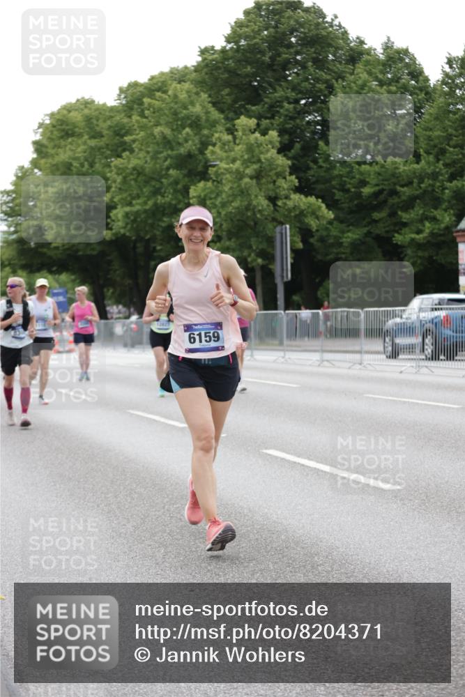 29.06.2025 - hella hamburg halbmarathon Jannik Wohlers http://msf.ph/oto/8204371 29.06.2025 10:25:49 Lombardsbrücke 3617, 4267, 4268, 4315, 6159, 8276, 8306, 8674, 8942, 11107, 11139, 12826, 12827, 14063, 14356, 14726, 17712, 19144 meine-sportfotos.de