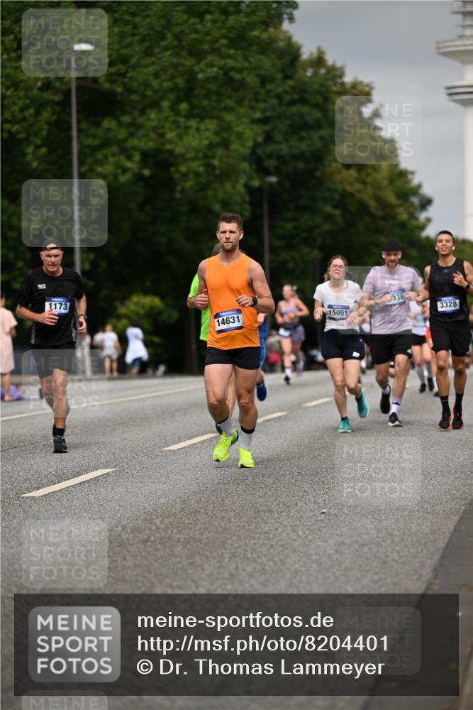 29.06.2025 - hella hamburg halbmarathon Dr. Thomas Lammeyer http://msf.ph/oto/8204401 29.06.2025 10:11:56 Kennedybrücke 1079, 1173, 1427, 1893, 2032, 2136, 3328, 3922, 3929, 4228, 5899, 6196, 6715, 7019, 7476, 7760, 9338, 9967 meine-sportfotos.de