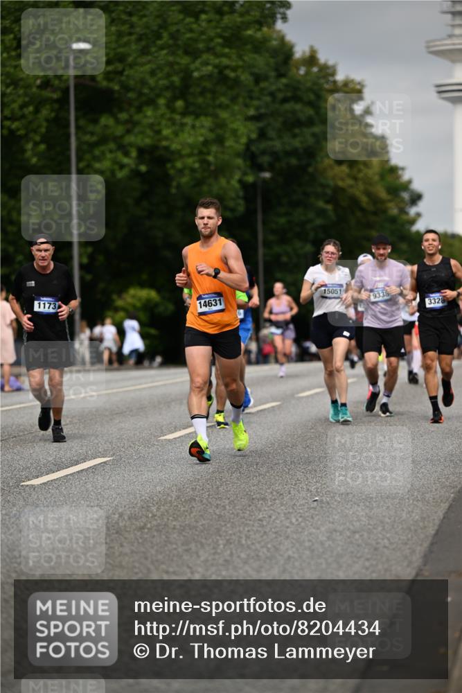 29.06.2025 - hella hamburg halbmarathon Dr. Thomas Lammeyer http://msf.ph/oto/8204434 29.06.2025 10:11:56 Kennedybrücke 1079, 1173, 1427, 1893, 2032, 2136, 3328, 3922, 3929, 4228, 5899, 6196, 6715, 7019, 7476, 7760, 9338, 9967 meine-sportfotos.de