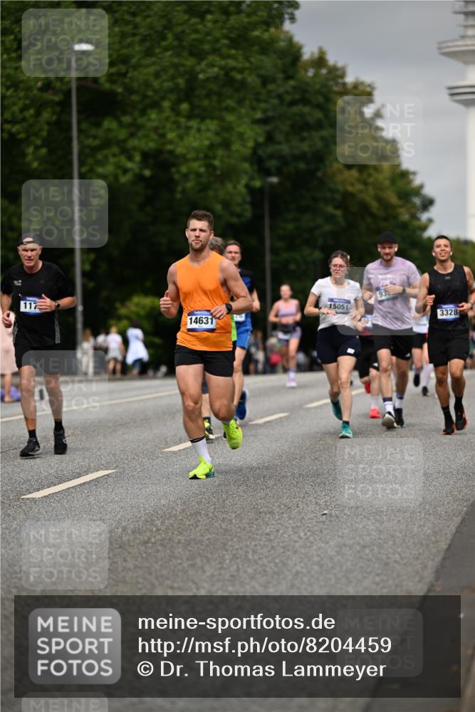 29.06.2025 - hella hamburg halbmarathon Dr. Thomas Lammeyer http://msf.ph/oto/8204459 29.06.2025 10:11:56 Kennedybrücke 1079, 1173, 1427, 1893, 2032, 2136, 3328, 3922, 3929, 4228, 5899, 6196, 6715, 7019, 7476, 7760, 9338, 9967 meine-sportfotos.de
