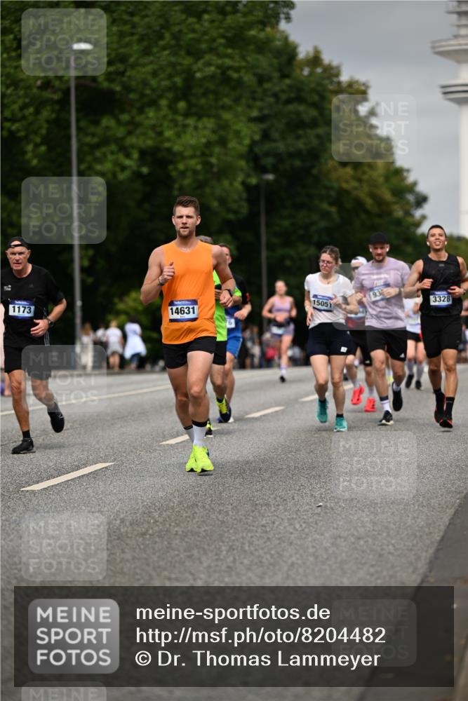 29.06.2025 - hella hamburg halbmarathon Dr. Thomas Lammeyer http://msf.ph/oto/8204482 29.06.2025 10:11:57 Kennedybrücke 1079, 1173, 1427, 1893, 2032, 2136, 3328, 3922, 3929, 4228, 5899, 6196, 7019, 7476, 7760, 9338, 9967 meine-sportfotos.de