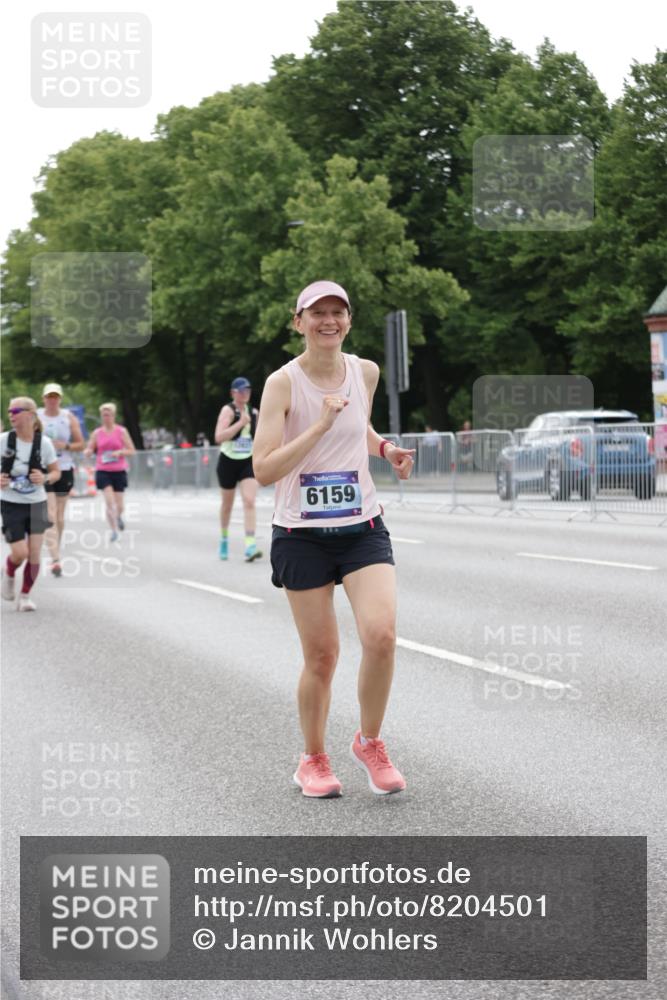 29.06.2025 - hella hamburg halbmarathon Jannik Wohlers http://msf.ph/oto/8204501 29.06.2025 10:25:49 Lombardsbrücke 3617, 4267, 4268, 4315, 6159, 8276, 8306, 8674, 8942, 11107, 11139, 12826, 12827, 14063, 14356, 14726, 17712, 19144 meine-sportfotos.de