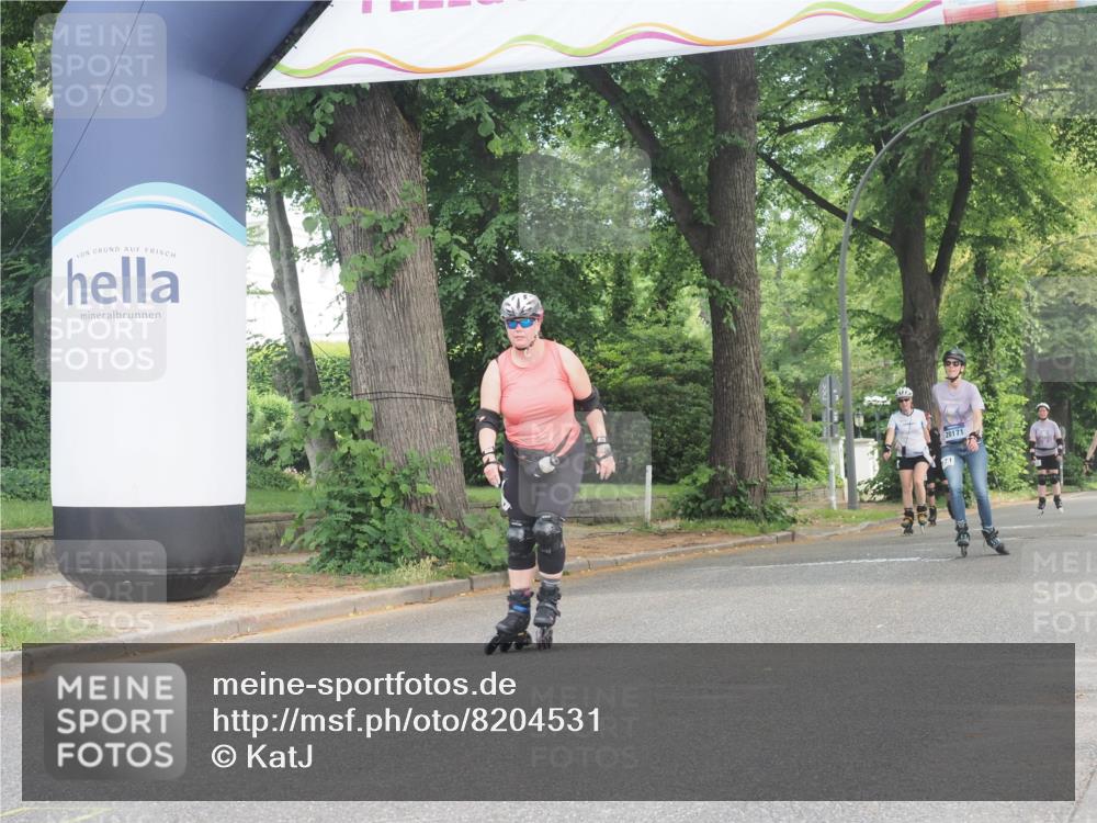 29.06.2025 - hella hamburg halbmarathon KatJ http://msf.ph/oto/8204531 29.06.2025 09:31:59 Zwischen KM18-KM19  meine-sportfotos.de