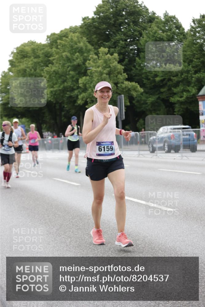 29.06.2025 - hella hamburg halbmarathon Jannik Wohlers http://msf.ph/oto/8204537 29.06.2025 10:25:49 Lombardsbrücke 3617, 4267, 4268, 4315, 6159, 8276, 8306, 8674, 8942, 11107, 11139, 12826, 12827, 14063, 14356, 14726, 17712, 19144 meine-sportfotos.de