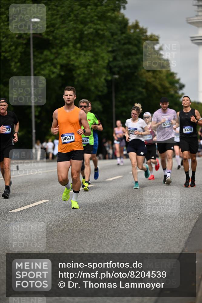 29.06.2025 - hella hamburg halbmarathon Dr. Thomas Lammeyer http://msf.ph/oto/8204539 29.06.2025 10:11:57 Kennedybrücke 1079, 1173, 1427, 1893, 2032, 2136, 3328, 3922, 3929, 4228, 5899, 6196, 7019, 7476, 7760, 9338, 9967 meine-sportfotos.de