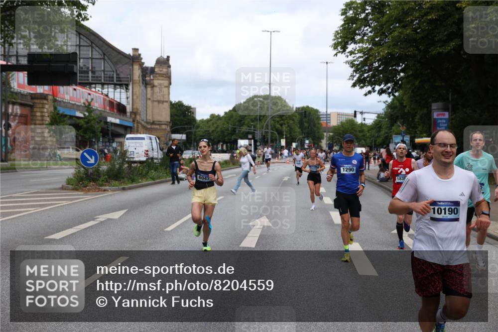 29.06.2025 - hella hamburg halbmarathon Yannick Fuchs http://msf.ph/oto/8204559 29.06.2025 10:32:12 20KM 1290, 1505, 2196, 2404, 3790, 5042, 5791, 5923, 6047, 6458, 9017, 9944, 10190, 10451, 10922, 11106, 11423, 12739, 12900, 13148, 13372, 15410, 16992, 17137, 18103, 18159, 18193, 18216, 18357, 18986 meine-sportfotos.de