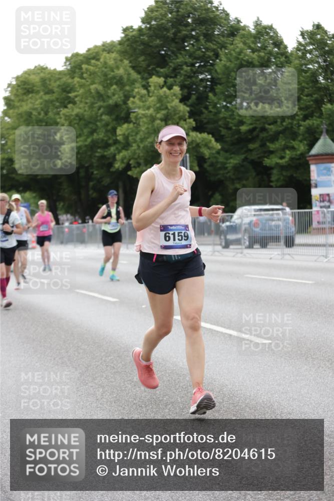 29.06.2025 - hella hamburg halbmarathon Jannik Wohlers http://msf.ph/oto/8204615 29.06.2025 10:25:49 Lombardsbrücke 3617, 4267, 4268, 4315, 6159, 8276, 8306, 8674, 8942, 11107, 11139, 12826, 12827, 14063, 14356, 14726, 17712, 19144 meine-sportfotos.de