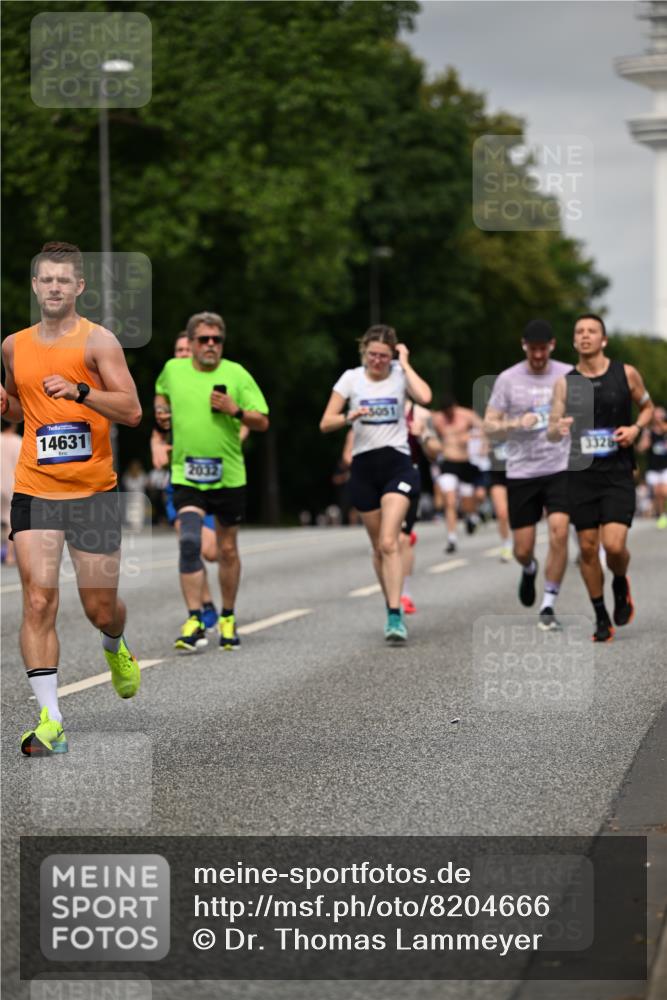 29.06.2025 - hella hamburg halbmarathon Dr. Thomas Lammeyer http://msf.ph/oto/8204666 29.06.2025 10:11:58 Kennedybrücke 1079, 1173, 1427, 1893, 2032, 2136, 3328, 3922, 3929, 4228, 5899, 6196, 7019, 7476, 7760, 9338 meine-sportfotos.de