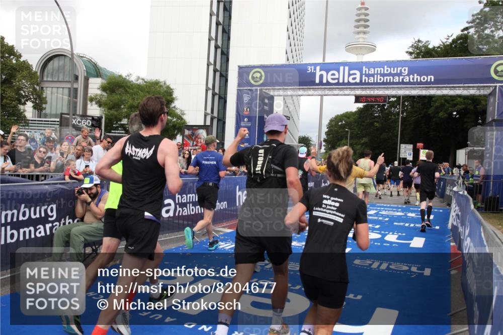 29.06.2025 - hella hamburg halbmarathon Michael Strokosch http://msf.ph/oto/8204677 29.06.2025 10:44:39 Ziel 1468, 1782, 2365, 2402, 3305, 4991, 5476, 6490, 6495, 7322, 7710, 10669, 12711, 14351, 14464, 14798, 14816, 15862, 16224, 17097, 18107, 18464, 18539, 18560, 18765, 18868, 19206 meine-sportfotos.de