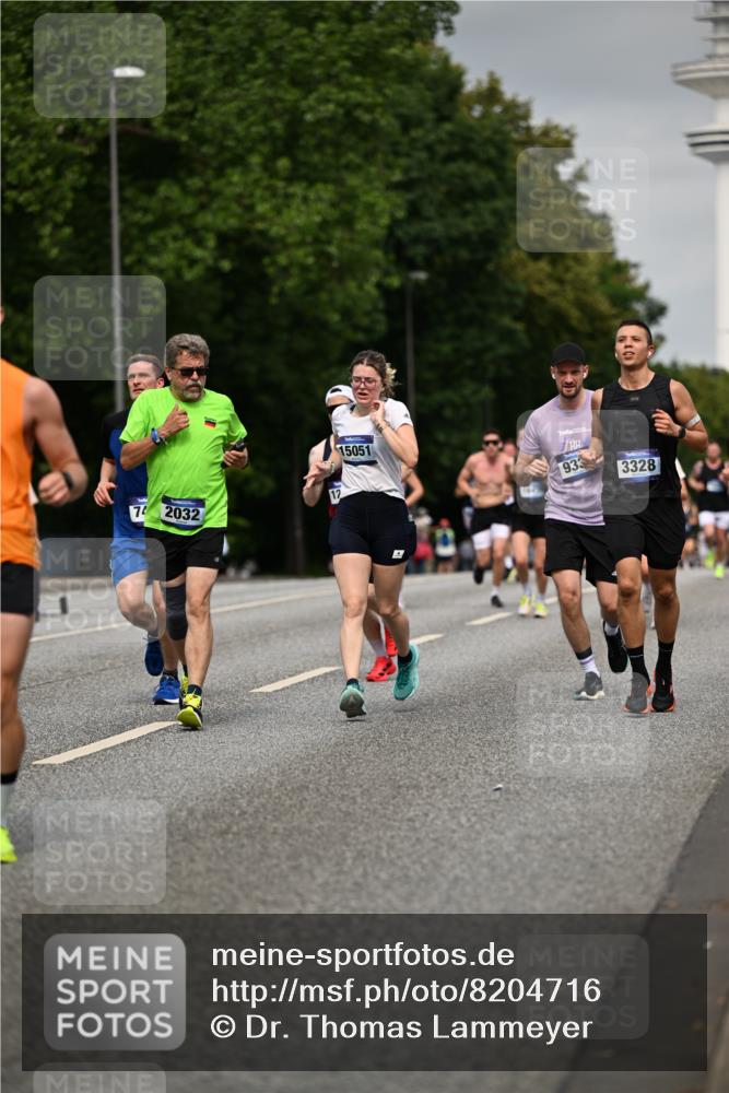 29.06.2025 - hella hamburg halbmarathon Dr. Thomas Lammeyer http://msf.ph/oto/8204716 29.06.2025 10:11:58 Kennedybrücke 1079, 1173, 1427, 1893, 2032, 2136, 3328, 3922, 3929, 4228, 5899, 6196, 7019, 7476, 7760, 9338 meine-sportfotos.de