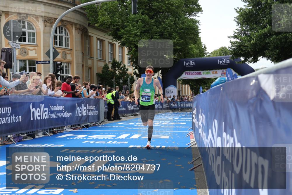 29.06.2025 - hella hamburg halbmarathon Strokosch-Dieckow http://msf.ph/oto/8204737 29.06.2025 10:11:00 Ziel 46, 17888 meine-sportfotos.de