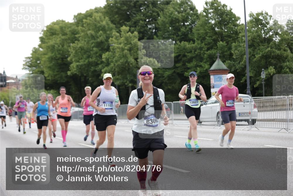 29.06.2025 - hella hamburg halbmarathon Jannik Wohlers http://msf.ph/oto/8204776 29.06.2025 10:25:53 Lombardsbrücke 1300, 3617, 4267, 4268, 4315, 6159, 7929, 8276, 8306, 8357, 8674, 8942, 11107, 12826, 12827, 14063, 14356, 14726, 17712 meine-sportfotos.de