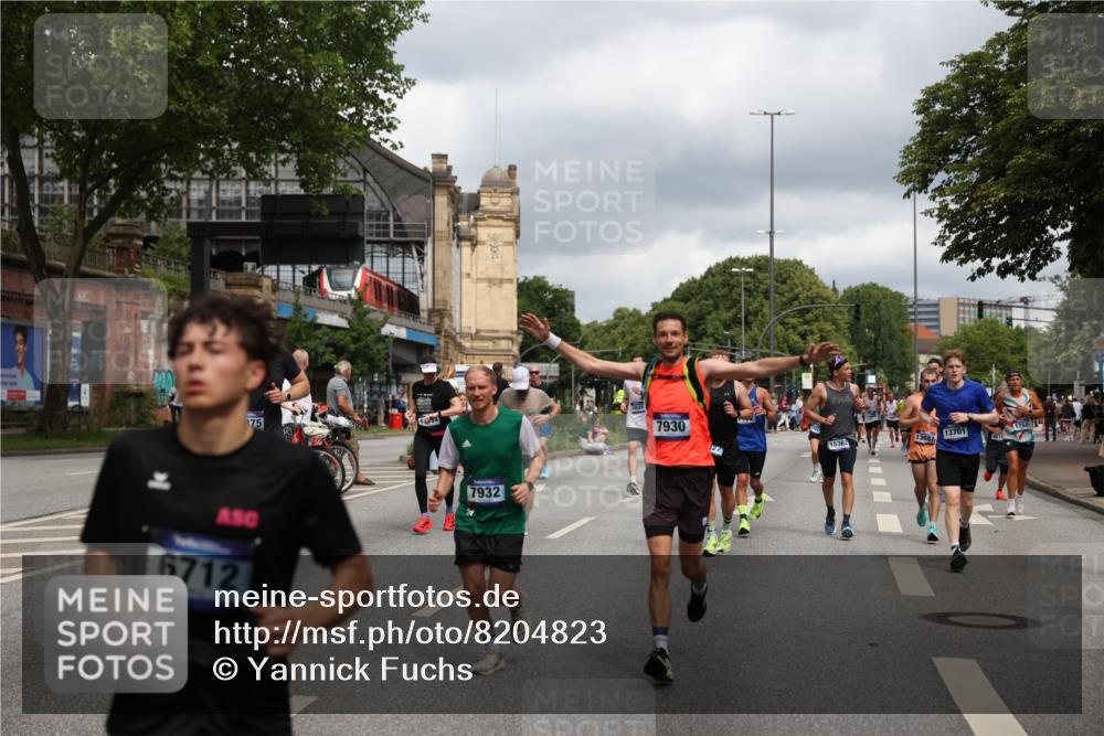 29.06.2025 - hella hamburg halbmarathon Yannick Fuchs http://msf.ph/oto/8204823 29.06.2025 10:44:51 20KM 1461, 1466, 1750, 1817, 2207, 2880, 3654, 4077, 4346, 4816, 5018, 5115, 6027, 6662, 6712, 6795, 7052, 7134, 7397, 7583, 7930, 7932, 8117, 8205, 8572, 8704, 8819, 9057, 11214, 11356, 12016, 12949, 13008, 13687, 13701, 13808, 13875, 14034, 14125, 14626, 15362, 15395, 15720, 16285, 16291, 17129, 17179, 17221, 17384, 18006, 18182, 18394, 18413, 18489 meine-sportfotos.de