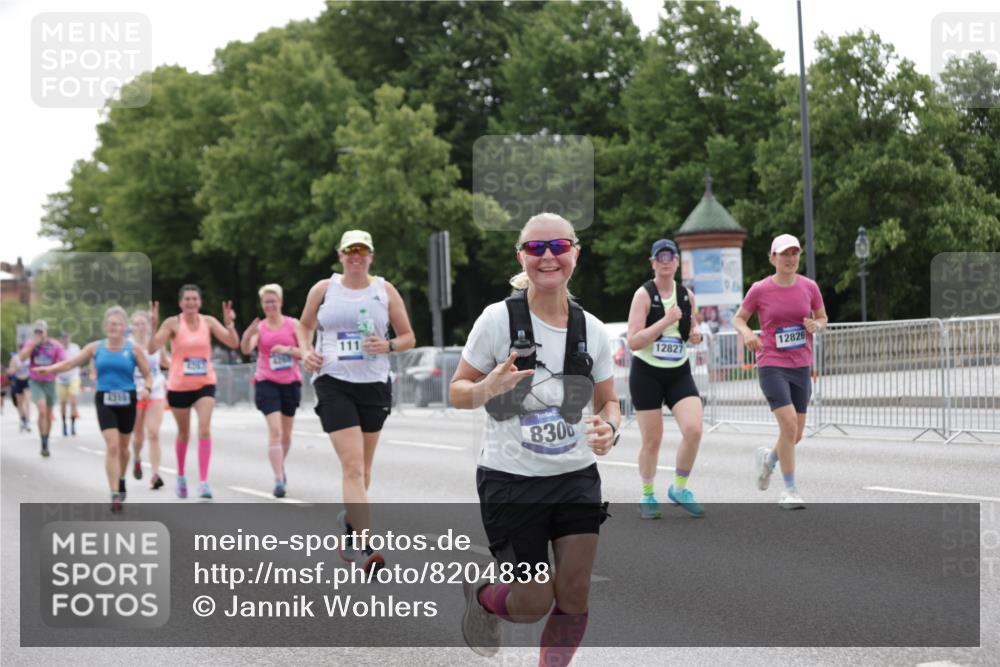 29.06.2025 - hella hamburg halbmarathon Jannik Wohlers http://msf.ph/oto/8204838 29.06.2025 10:25:53 Lombardsbrücke 1300, 3617, 4267, 4268, 4315, 6159, 7929, 8276, 8306, 8357, 8674, 8942, 11107, 12826, 12827, 14063, 14356, 14726, 17712 meine-sportfotos.de