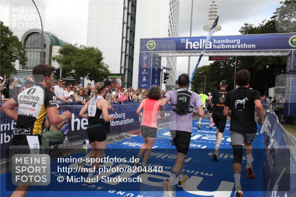 29.06.2025 - hella hamburg halbmarathon Michael Strokosch http://msf.ph/oto/8204840 29.06.2025 10:44:42 Ziel 1468, 1782, 2365, 2402, 3305, 4991, 5476, 6490, 6495, 7710, 10669, 12711, 14351, 14798, 14816, 15862, 16224, 18107, 18437, 18464, 18539, 18560, 18868, 19206 meine-sportfotos.de
