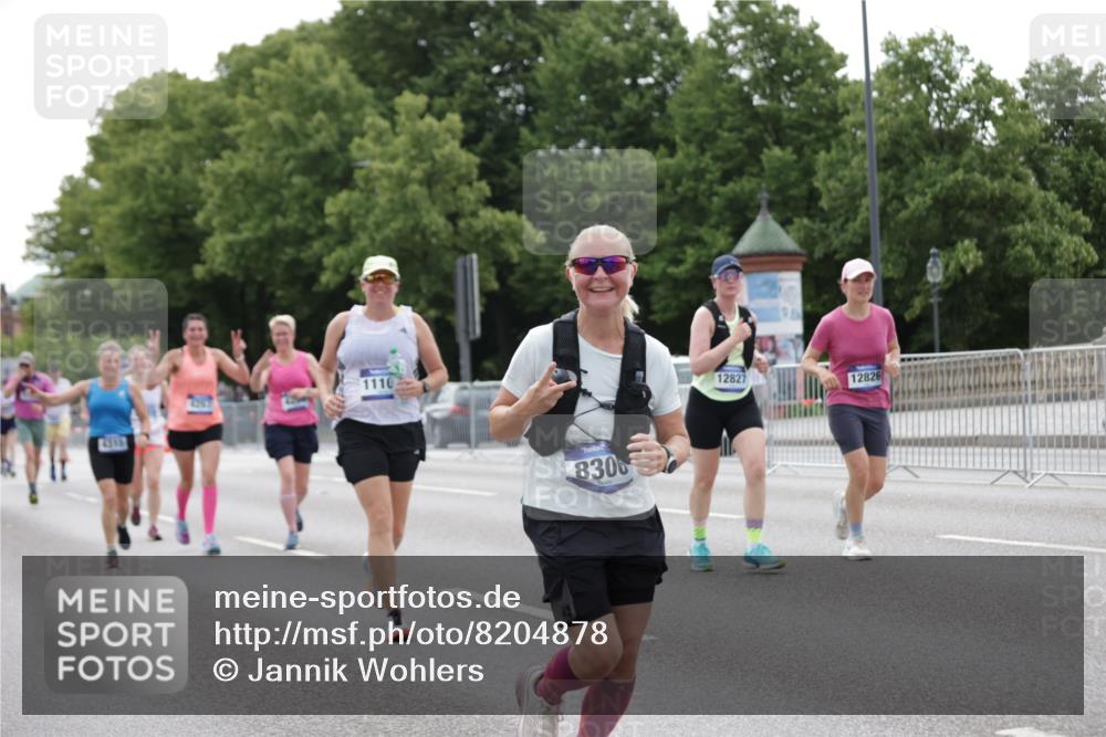 29.06.2025 - hella hamburg halbmarathon Jannik Wohlers http://msf.ph/oto/8204878 29.06.2025 10:25:53 Lombardsbrücke 1300, 3617, 4267, 4268, 4315, 6159, 7929, 8276, 8306, 8357, 8674, 8942, 11107, 12826, 12827, 14063, 14356, 14726, 17712 meine-sportfotos.de