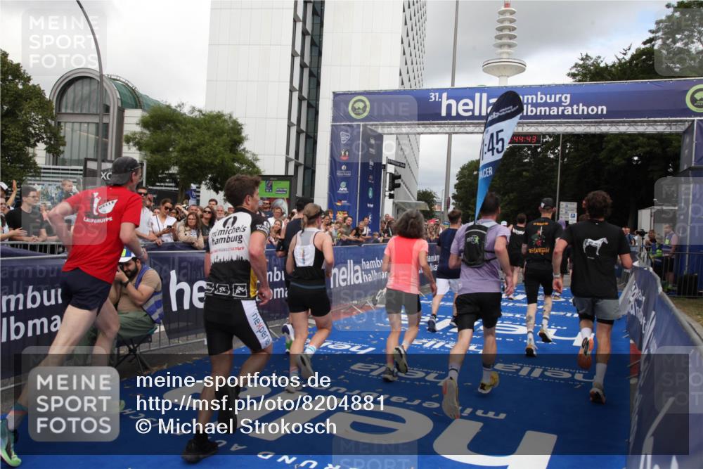 29.06.2025 - hella hamburg halbmarathon Michael Strokosch http://msf.ph/oto/8204881 29.06.2025 10:44:42 Ziel 1468, 1782, 2365, 2402, 3305, 4991, 5476, 6490, 6495, 7710, 10669, 12711, 14351, 14798, 14816, 15862, 16224, 18107, 18437, 18464, 18539, 18560, 18868, 19206 meine-sportfotos.de