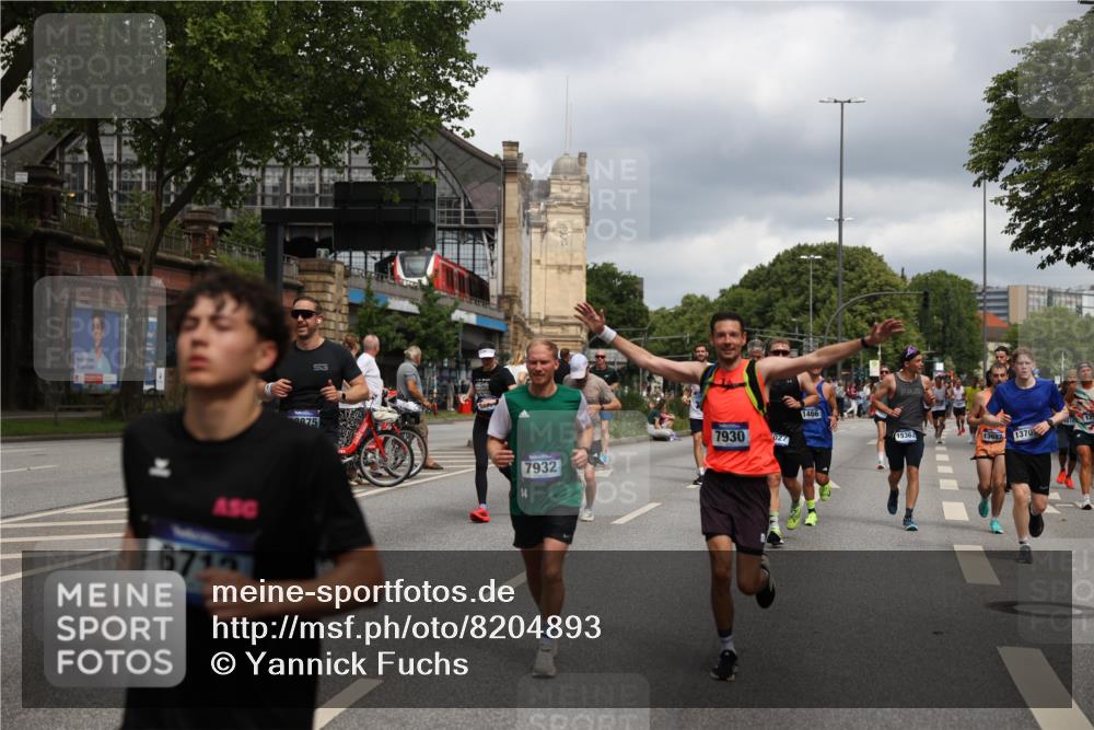 29.06.2025 - hella hamburg halbmarathon Yannick Fuchs http://msf.ph/oto/8204893 29.06.2025 10:44:51 20KM 1461, 1466, 1750, 1817, 2207, 2880, 3654, 4077, 4346, 4816, 5018, 5115, 6027, 6662, 6712, 6795, 7052, 7134, 7397, 7583, 7930, 7932, 8117, 8205, 8572, 8704, 8819, 9057, 11214, 11356, 12016, 12949, 13008, 13687, 13701, 13808, 13875, 14034, 14125, 14626, 15362, 15395, 15720, 16285, 16291, 17129, 17179, 17221, 17384, 18006, 18182, 18394, 18413, 18489 meine-sportfotos.de