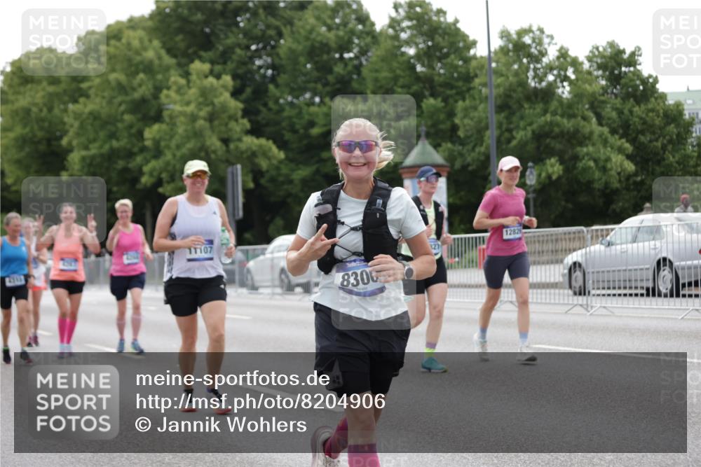 29.06.2025 - hella hamburg halbmarathon Jannik Wohlers http://msf.ph/oto/8204906 29.06.2025 10:25:53 Lombardsbrücke 1300, 3617, 4267, 4268, 4315, 6159, 7929, 8276, 8306, 8357, 8674, 8942, 11107, 12826, 12827, 14063, 14356, 14726, 17712 meine-sportfotos.de