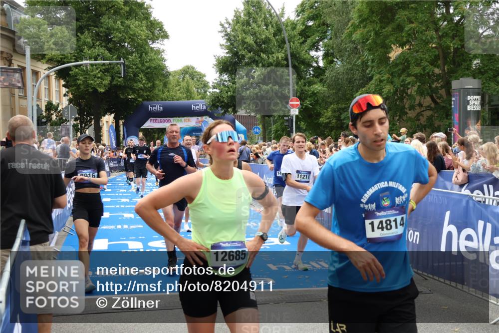 29.06.2025 - hella hamburg halbmarathon Zöllner http://msf.ph/oto/8204911 29.06.2025 10:48:22 Ziel 1537, 5129, 5528, 6923, 7367, 7599, 8216, 8916, 9770, 11211, 11467, 14797, 15629, 15735, 17745, 17982, 18963, 19127 meine-sportfotos.de