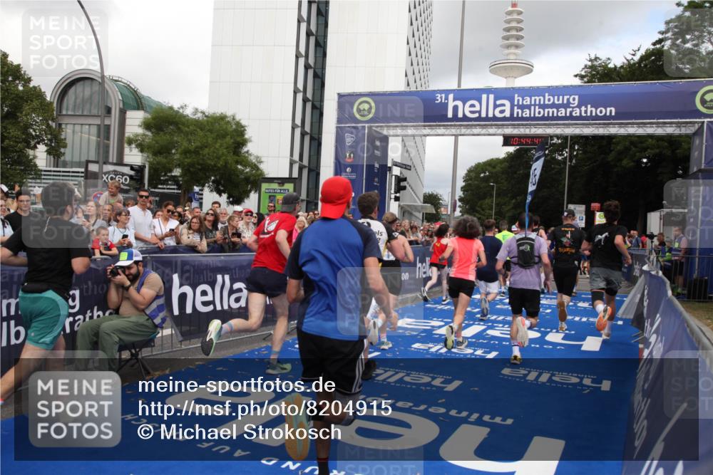 29.06.2025 - hella hamburg halbmarathon Michael Strokosch http://msf.ph/oto/8204915 29.06.2025 10:44:43 Ziel 1468, 1782, 2365, 2402, 4991, 5476, 6490, 6495, 7710, 10669, 12711, 14351, 14798, 14816, 15185, 15233, 16224, 18107, 18437, 18464, 18539, 18560, 18868, 19206 meine-sportfotos.de