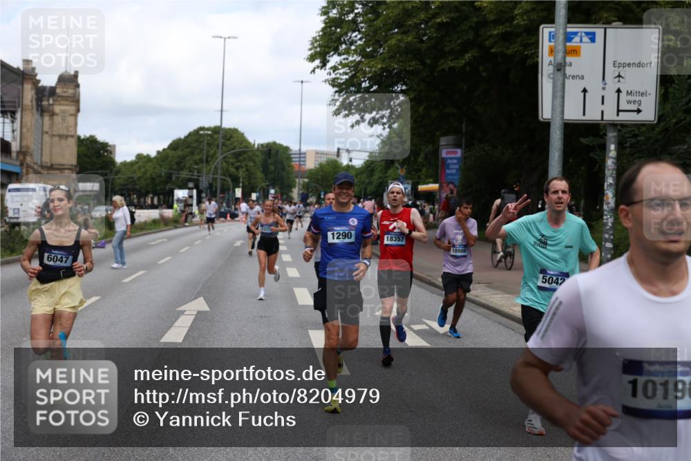 29.06.2025 - hella hamburg halbmarathon Yannick Fuchs http://msf.ph/oto/8204979 29.06.2025 10:32:12 20KM 1290, 1505, 2196, 2404, 3790, 5042, 5791, 5923, 6047, 6458, 9017, 9944, 10190, 10451, 10922, 11106, 11423, 12739, 12900, 13148, 13372, 15410, 16992, 17137, 18103, 18159, 18193, 18216, 18357, 18986 meine-sportfotos.de