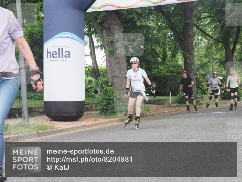 29.06.2025 - hella hamburg halbmarathon KatJ http://msf.ph/oto/8204981 29.06.2025 09:32:02 Zwischen KM18-KM19  meine-sportfotos.de