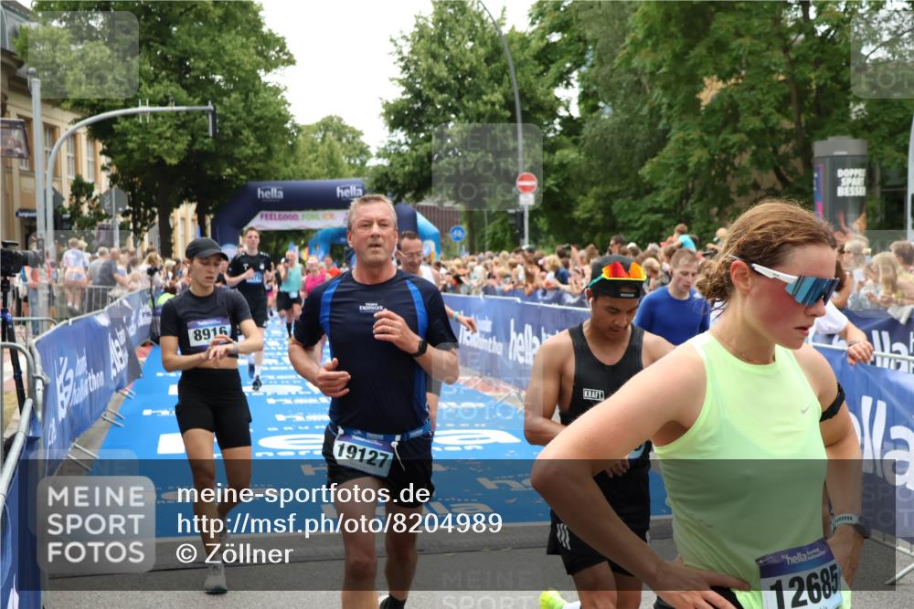 29.06.2025 - hella hamburg halbmarathon Zöllner http://msf.ph/oto/8204989 29.06.2025 10:48:24 Ziel 1537, 3747, 5129, 5362, 5528, 6081, 6923, 7367, 8216, 9770, 11467, 12549, 14797, 15735, 17745, 17982, 18963 meine-sportfotos.de